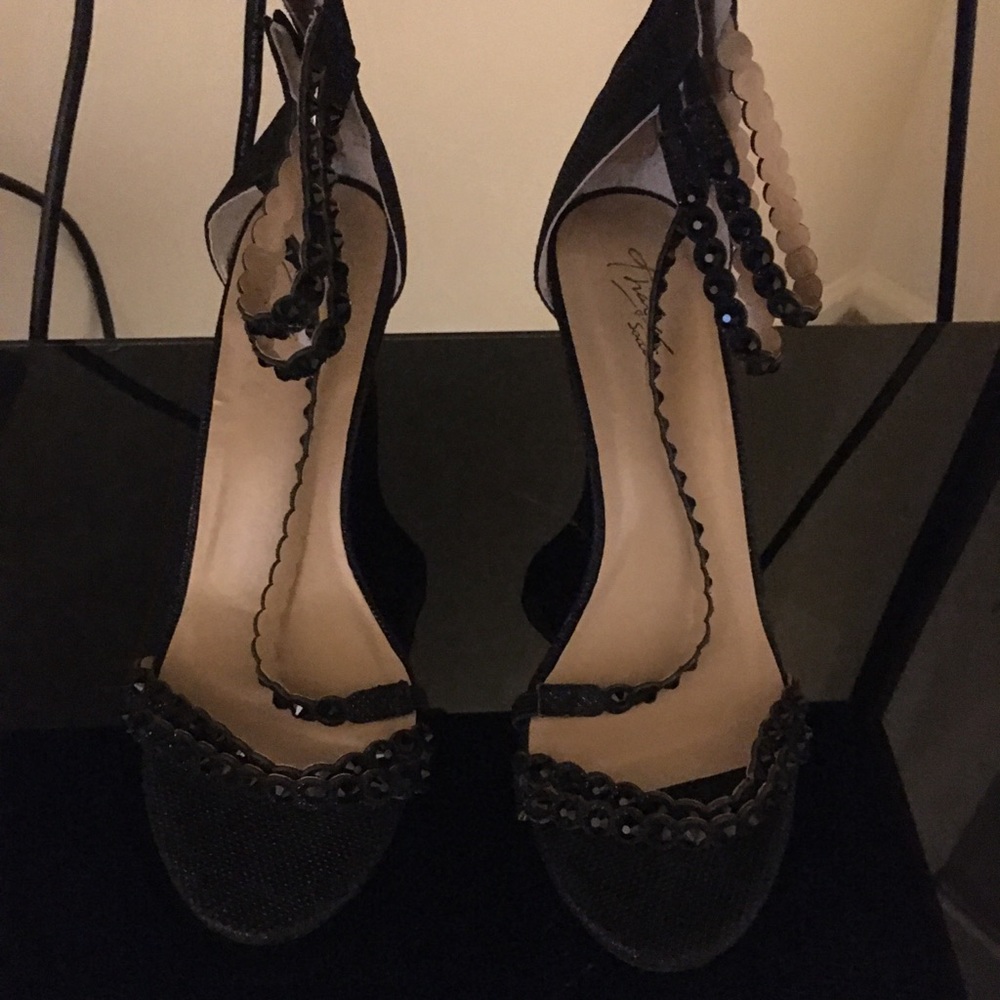 Shoe